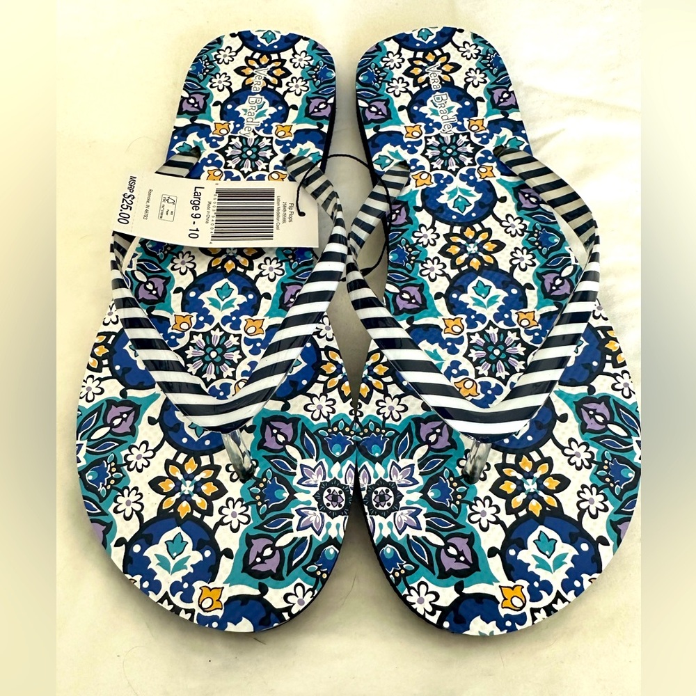 NEW Vera Bradley Flip Flops Size 9-10 Lisbon Medallion Cool‎ Blue